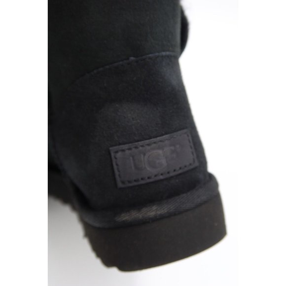 Women's Shoes UGG BAILEY BUTTON II Twinface Sheepskin Boots BLACK Size 5 - Picture 11 of 11